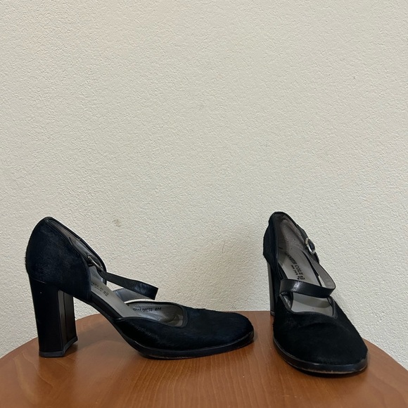 Vintage Kenneth Cole Black Leather Fur Exterior Clasp strap closure Italy Size 8 - Picture 1 of 11